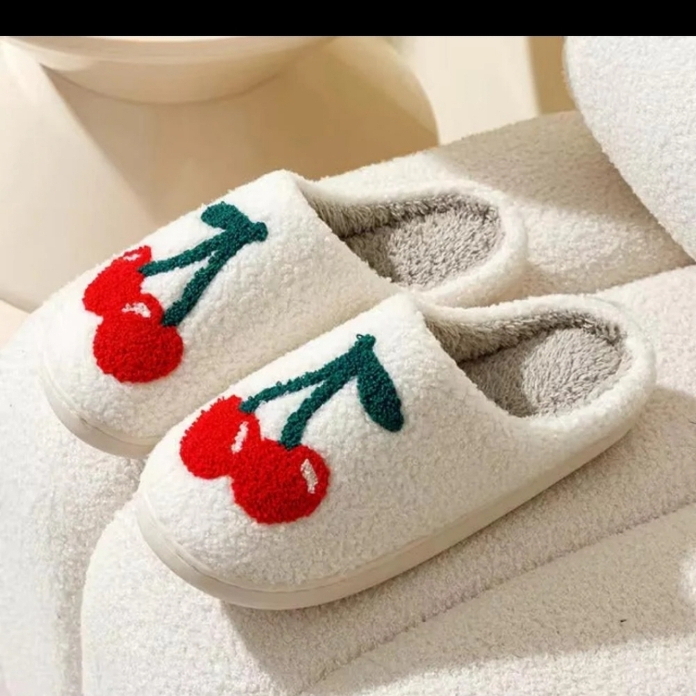 Smiley Face Plush Slippers Retro Soft Size 11 10 House Shoes Slip Ons Cherries